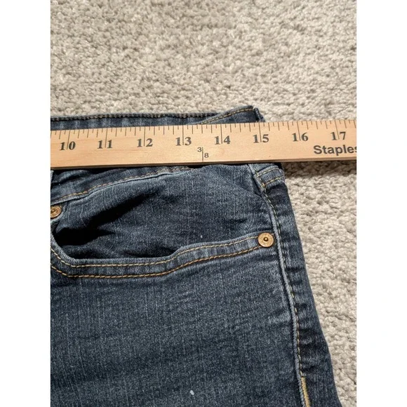 Signature by Levi Strauss Womens Modern Boot Cut Jeans Dark Wash 10L W30 L34 - Picture 3 of 7